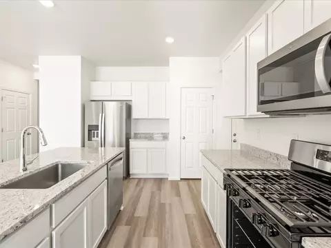 6691 Roundtail Way, Colorado Springs, CO 80925