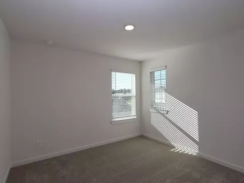 Bedroom - 22756 Hackberry Leaf Dr, New Caney, TX 77357 photo 4 of 8