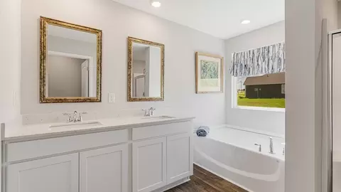 Bath - 101 Sawtooth Dr, Troy, AL 36079 photo 6 of 7