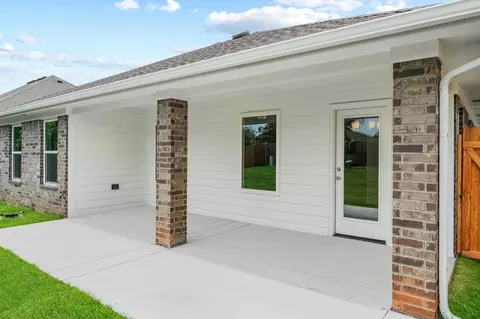 Exterior - 16140 Tall Grass Dr, Moore, OK 73170 photo 12 of 12