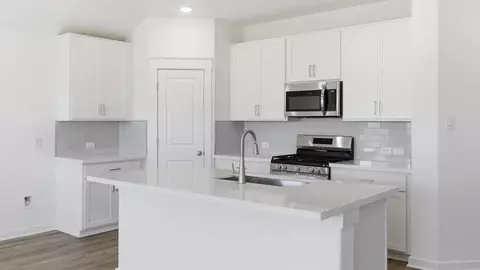 Kitchen - 2719 Echinacea Path, Converse, TX 78109 photo 1 of 6