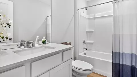 Bath - 509 Claverie Pl, Lowell, AR 72745 photo 3 of 3