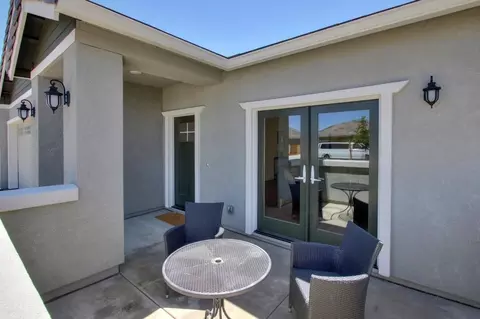 Exterior - 1165 Nicklaus Rd, Galt, CA 95632 photo 2 of 20