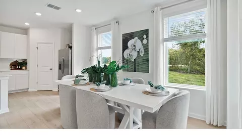 Dining - 3460 Rover Rd, Eagle Lake, FL 33839 photo 1 of 2