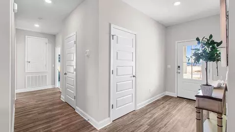 Entry Way - 503 Vista Pointe, Pearl, MS 39208 photo 5 of 9