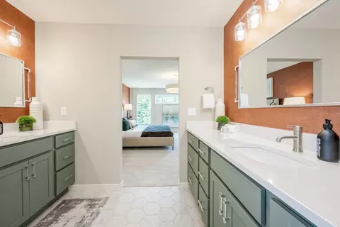 Bath - 175 Westwoods Rd, Wright City, MO 63390 photo 5 of 7