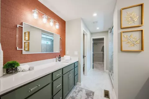 Bath - 175 Westwoods Rd, Wright City, MO 63390 photo 3 of 7