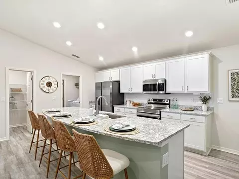 Kitchen - 612 Ituna Cir, Winter Haven, FL 33881 photo 2 of 3