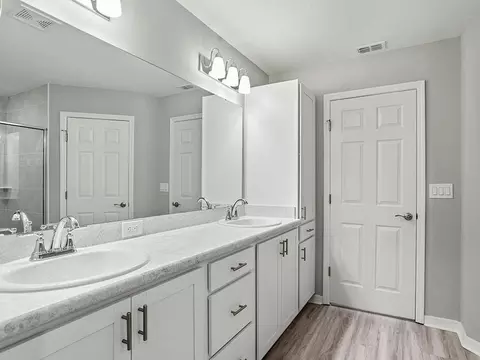 Bath - 612 Ituna Cir, Winter Haven, FL 33881 photo 1 of 3