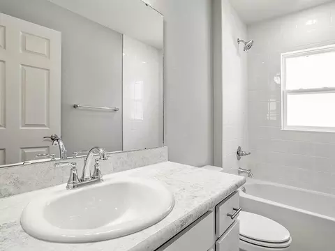Bath - 612 Ituna Cir, Winter Haven, FL 33881 photo 2 of 3