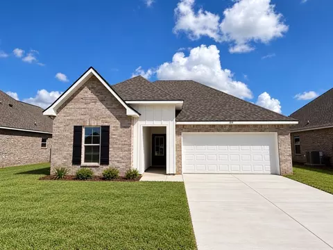 104 Maroon St, Youngsville, LA 70592