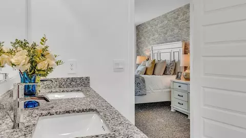 Bath - 5977 E Jayden Ln, Tucson, AZ 85756 photo 5 of 11