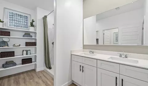 Bath - 5977 E Jayden Ln, Tucson, AZ 85756 photo 2 of 11