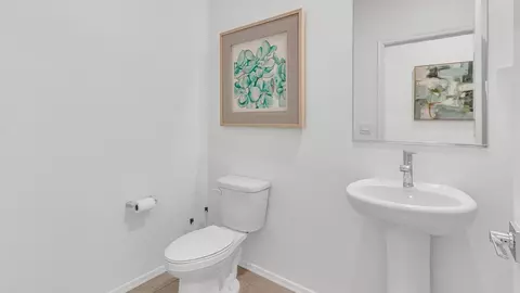 Bath - 5977 E Jayden Ln, Tucson, AZ 85756 photo 4 of 11
