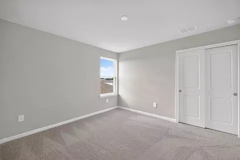 Bedroom - 9252 Derbyshire Dr, Parrish, FL 34219 photo 3 of 4