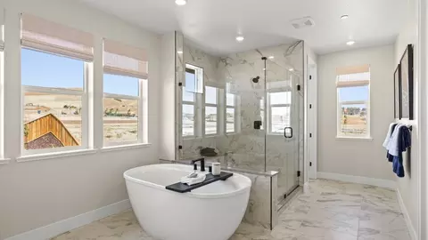 Bath - 1745 Margaret Way, Dublin, CA 94568 photo 15 of 18