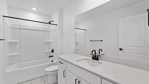 Bath - 1867 E 1060 N #355, Salem, UT 84653 photo 3 of 7