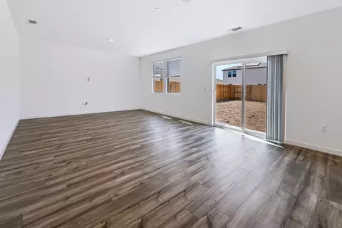 Living - 277 Nadine St, Merced, CA 95341 photo 1 of 2