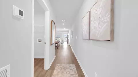Entry Way - 24 Sealy Dr, Byhalia, MS 38611 photo 3 of 5