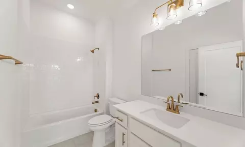 Bath - 2212 Switchgrass Dr, Argyle, TX 76226 photo 6 of 9
