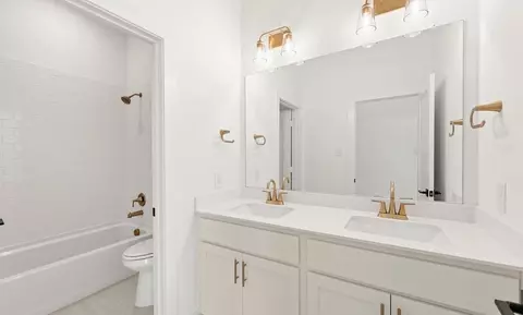 Bath - 2212 Switchgrass Dr, Argyle, TX 76226 photo 7 of 9