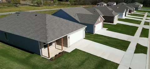 1068 Raven Walk Dr, Benton, AR 72015
