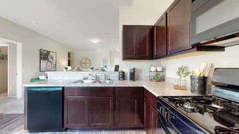 Kitchen - 1068 Raven Walk Dr, Benton, AR 72015 photo 2 of 3