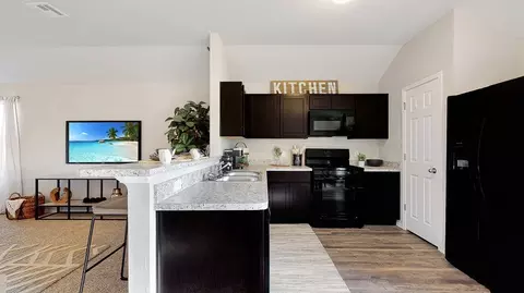 Kitchen - 1068 Raven Walk Dr, Benton, AR 72015 photo 1 of 3