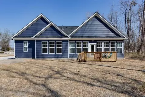 283 Lawnes Neck Dr, Smithfield, VA 23430