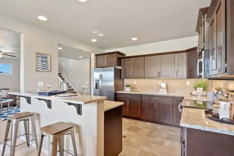 Kitchen - 5089 Squirrel St, Springfield, OR 97478 photo 5 of 6