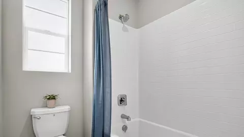 Bath - 27124 Tableland Dr, Valencia, CA 91381 photo 3 of 5