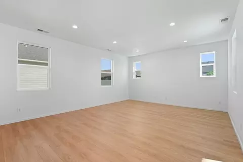 Living - 705 E 5th St, Deer Park, WA 99006 photo 2 of 6