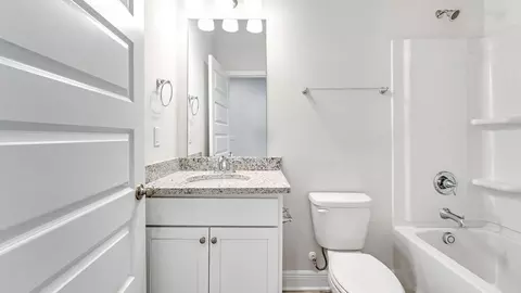 Bath - 3173 Silver Maple Rd, Cantonment, FL 32533 photo 2 of 4