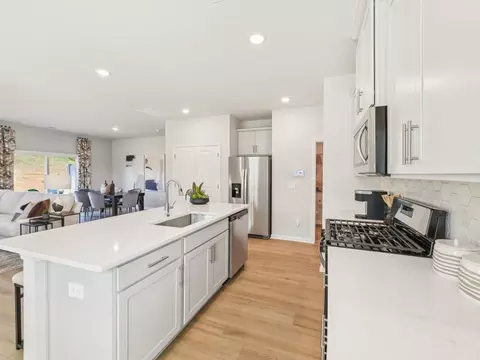 1066 Winding Spring Dr, Mebane, NC 27302