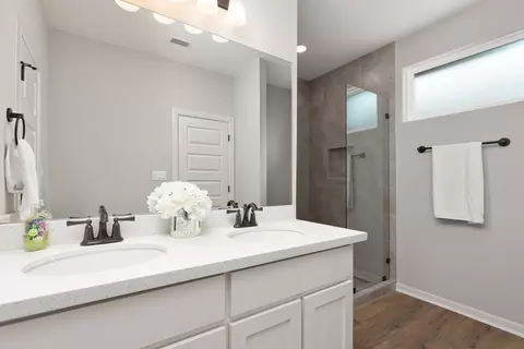 Bath - 5802 Wisdom Ave, Mcallen, TX 78504 photo 1 of 4