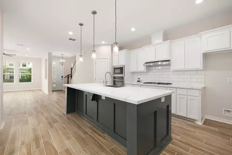 Kitchen - 5802 Wisdom Ave, Mcallen, TX 78504 photo 4 of 6