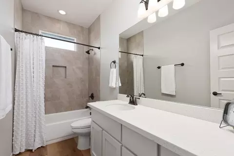 Bath - 5802 Wisdom Ave, Mcallen, TX 78504 photo 3 of 4