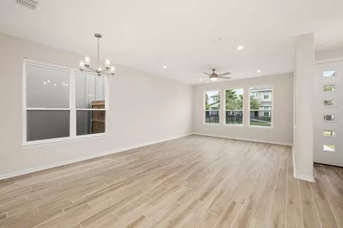 Living - 5802 Wisdom Ave, Mcallen, TX 78504 photo 6 of 7