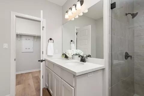 Bath - 5802 Wisdom Ave, Mcallen, TX 78504 photo 2 of 4