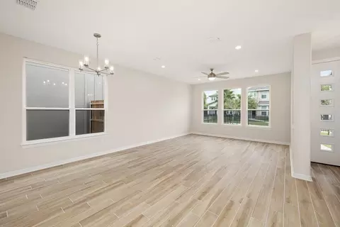 Living - 5802 Wisdom Ave, Mcallen, TX 78504 photo 4 of 5