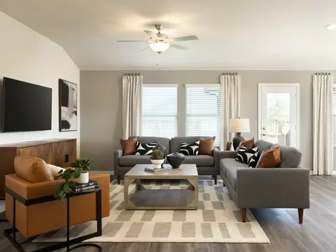 Living - 303 Eldora Dr, Nevada, TX 75173 photo 2 of 3