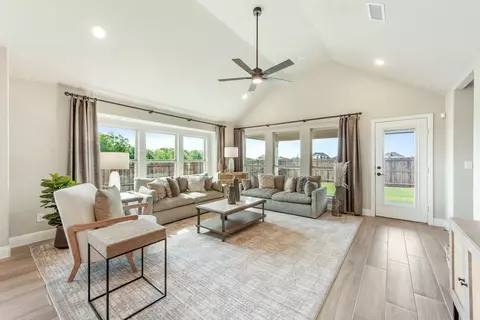 Living - 301 River Meadows Ln, Argyle, TX 76226 photo 5 of 6