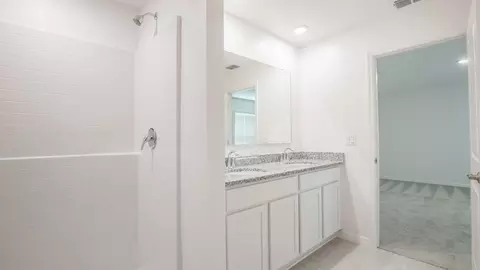 Bath - 2214 Elegant Mnr Cir, Edgewater, FL 32141 photo 1 of 3