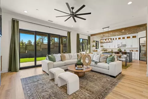 Living - 1905 E Magnolia Dr, Flagstaff, AZ 86004 photo 1 of 3