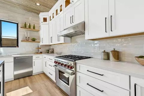 Kitchen - 1905 E Magnolia Dr, Flagstaff, AZ 86004 photo 4 of 4
