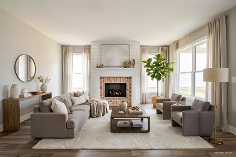 Living - 3549 Dickson Place Dr, Opelika, AL 36801 photo 4 of 5