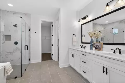 Bath - 3549 Dickson Place Dr, Opelika, AL 36801 photo 1 of 3