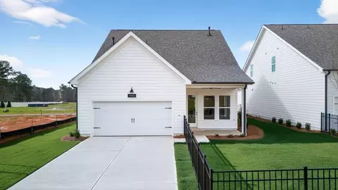 Exterior - 3549 Dickson Place Dr, Opelika, AL 36801 photo 5 of 11