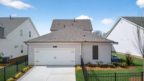 Exterior - 3549 Dickson Place Dr, Opelika, AL 36801 photo 9 of 11