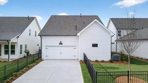 Exterior - 3549 Dickson Place Dr, Opelika, AL 36801 photo 7 of 11